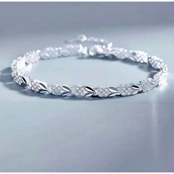 Intricate Sterling Silver Bracelet - Picture 1 of 4